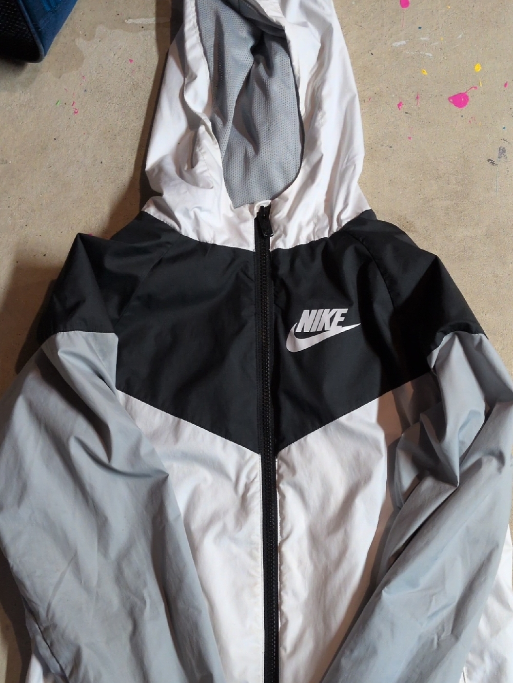 Nike White, Black & Light Gray Colorblock Hooded Windbreaker
